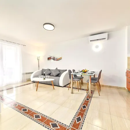 Heta Alagic Iii Apartmán Selce